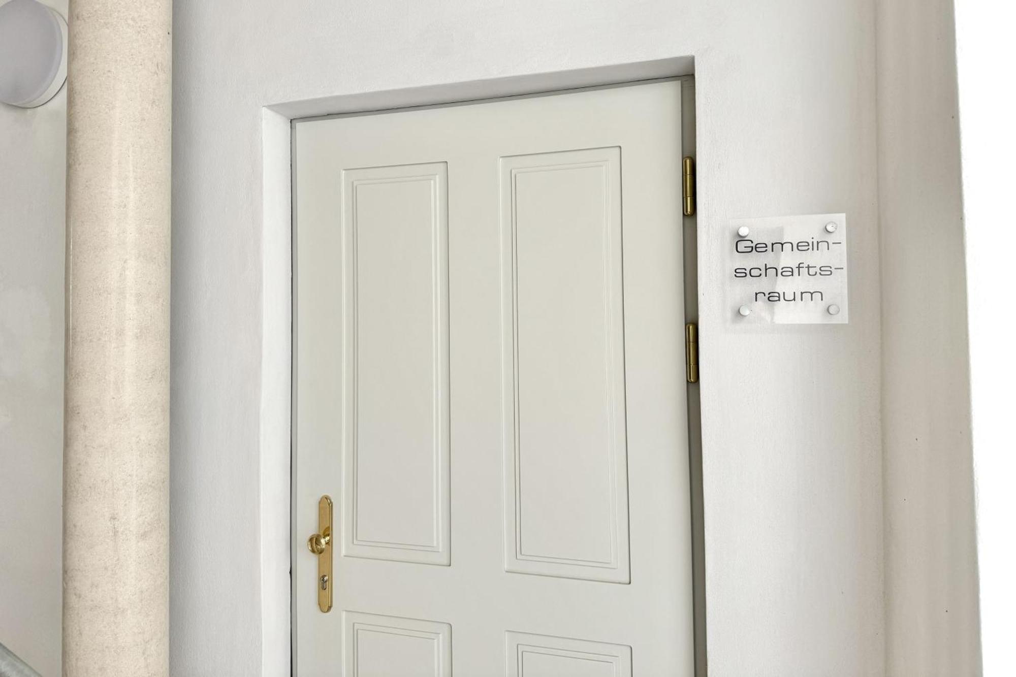 Modernes Studio Beim Domplatz วีเนอร์นอยชตัดท์ ภายนอก รูปภาพ